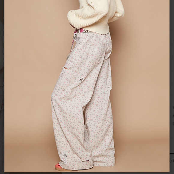 POL 🩵 73 POL Twill Distressed Loose Fit Pants In Pink Floral SR4 - Picture 7 of 7